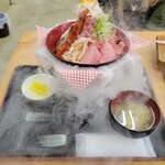 みなと市場 小松鮪専門店 - ◆「海鮮山鉾丼」