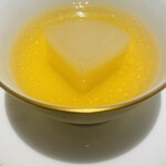 白寧 - 軍鶏出汁の中に源助大根。美しい