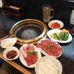 こいろり - 野菜焼き二人前、並タン二人前、骨抜きカルビ、お得ハラミ、ごはん中、ハイボール