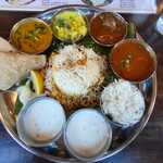 アーンドラ・ダイニング 渋谷 - アーンドラ・ビリヤニ・ミールス
                                
                                2,350円