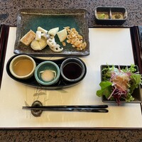 鉄板焼き 加賀 - 季節のフレッシュサラダ､加賀野菜と生麩の鉄板焼き
                      初夢〈鮮魚+A3黒毛和種コース〉 9500円