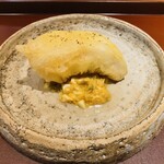 馳走 啐啄一十  - 【写真③】真名鰹(江田島市、5日寝かせ)のベニエ、茹で卵と玉ねぎとケイパーのタルタルソース風