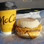 マクドナルド - 料理写真:ダブチマフィンコンビ(ホットコーヒーS) 460円