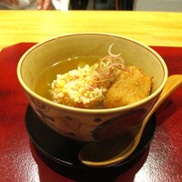 おおたに - 煮物：帆立貝柱のあられ揚げと鰯のつみれ、夏野菜の炊き合わせ。