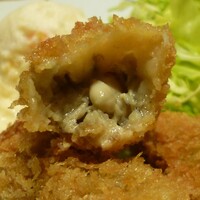磯料理　まるけい - 牡蠣フライ断面