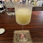 バー クラスター - ラフランスとラムのカクテル