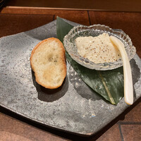 鉄板焼 りんご - 豆乳チーズ バケット添え