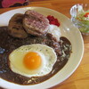 カフェ パルメイラ - パルメイラカレー600円＋ハンバーグ300円＋目玉焼き100円