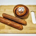 デリカフェキッチン 三宮店 - チェルシープレーンとシナモンシュガー、北欧風シナモンロール