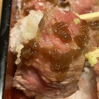 一游 - ステーキ重のアップ