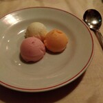 パリのワイン食堂 - 