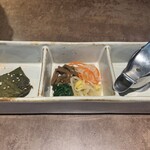 焼肉ハウス大将軍 - ゴマの葉、ナムル