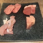 焼肉ハウス大将軍 - 塩焼き(上タン、ハツ、桜姫鶏、厚切りタン)