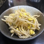 ホルモン牛若 - 豆もやし