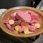 雄三郎 - 今日楽しめる肉たち