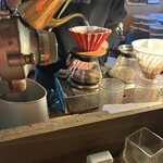 日方珈琲焙煎所 by CAFE SQUARE - ドリップ中❗️