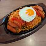 グラッチェガーデンズ 津久井城山店 - 昭和の鉄板焼きナポリタン714円