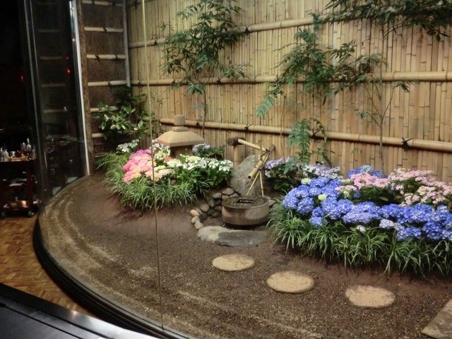 Loites レストラン 飲食店の検索 6月の坪庭 紫陽花 仙台牛と和風個室すていき小次郎仙台本店 Loites レストラン 飲食店の検索 6月の坪庭 紫陽花 仙台牛と和風個室すていき小次郎仙台本店