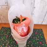 ル・パルファン - 赤いビーツと緑野菜のクリスマスロールパン