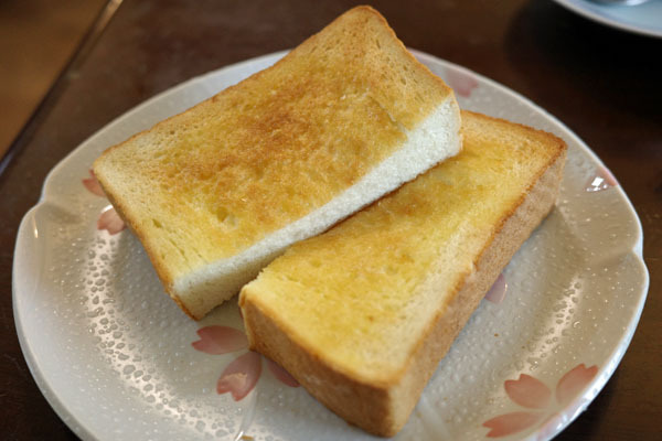 チロリン - 十三/喫茶店 | 食べログ