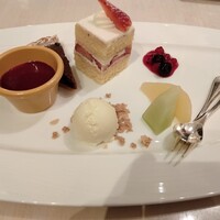 ザ・テラス - 杏仁豆腐、ケーキ、バニラ、メロン