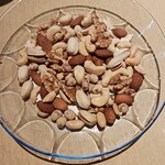 ひげガール - ミックスナッツ１０００円＋サ料２５％＋消費税１０％