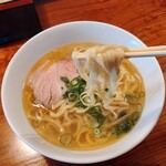 浜堂ラーメン - 麺のリフトアップ