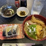 秋月 - 日替定食700円
                                A 鯖棒寿司と海老天うどん