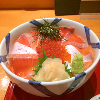 日本料理 ざぜん - アトランティックサーモンの親子丼＼(^o^)／