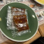 秋吉 - にんにくなんばは、店員さんに頼んだらコレを持ってきてくれました。