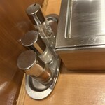 秋吉 - 調味料置き場　にんにくなんばの小瓶は無くなりました…