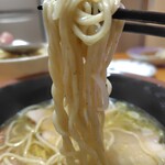 麺家 たけ田 - 丸鶏と鴨の塩らぁ麺の麺