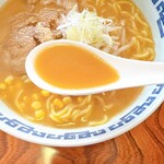 ヘルシーレストラン パセリ - 味噌ラーメンのスープ