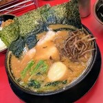 豚骨醤油ラーメン 王道家 柏店 - 