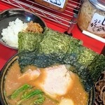豚骨醤油ラーメン 王道家 - 