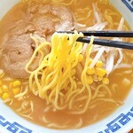 ヘルシーレストラン パセリ - 味噌ラーメンの麺