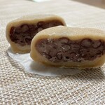 ひよしや菓舗 - 香煎大福の断面