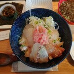 浜の七光り - 連れとお刺身交換して6種丼☆