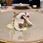 ブラッスリー リーヌ - ポルチーニ、白子、マッシュルーム、固めに炊いた米、色々な食感が楽しめる贅沢なリゾット。白子は表面にカリッと焼き目を付けてるので、香ばしくもあり、中はとろーりでもあり。