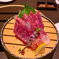 馬桜 下通り店 - 特上赤身刺し。2600円