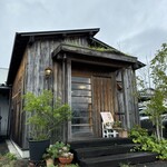 天然こうぼぱん とことこ - いつ見ても、woodyな佇まいの「とことこ」さん(^.^)