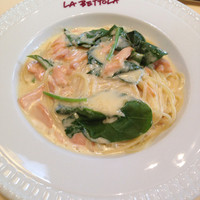 ラ・ベットラ・ダ・オチアイ ナゴヤ - サーモンのクリームパスタ
