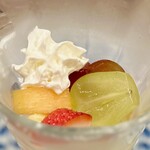 しょくさい 花器楽 - フルーツたっぷりのブリュレ