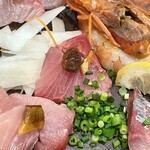 はすのうてな - お刺身に自家製にんにくの醤油漬け乗せ！