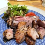 はすのうてな - 豪快スペアリブw香ばしく炙ってあってお酒進む〜