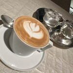 ベージュ アラン・デュカス 東京 - 