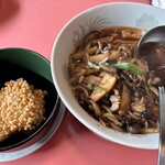 チャイナ厨房盧山 - キノコおこげタンメン