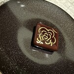 ベージュ アラン・デュカス 東京 - 