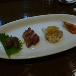 えん - 前菜（レバー、焼き豚、蒸し鶏、川津海老の素揚げ）