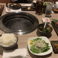近江うし 焼肉 にくTATSU 青山本店 - 